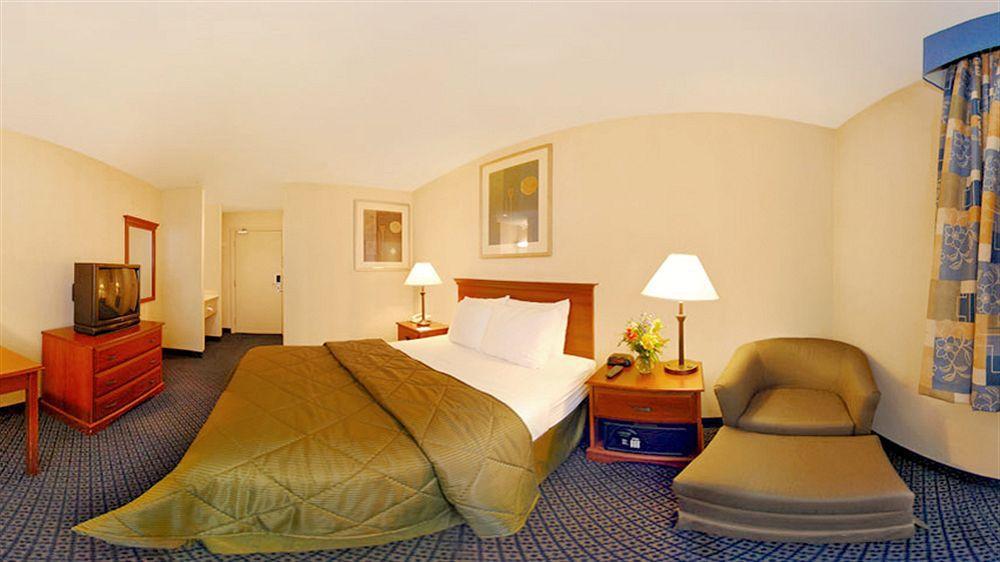 Towneplace Suites By Marriott Hadley Amherst Exterior foto
