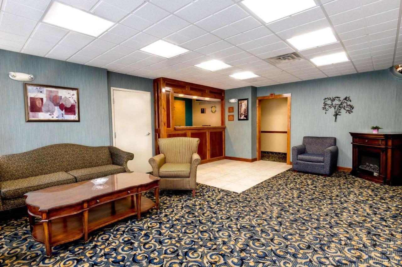 Towneplace Suites By Marriott Hadley Amherst Exterior foto